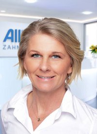 Portrait Oberärztin K. Fellermann (AllDent Bochum)